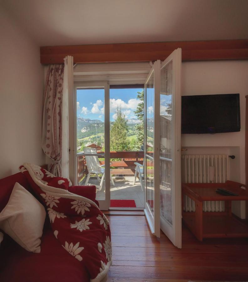 Апартаменти Cortina-House Кортіна-д'Ампеццо Екстер'єр фото